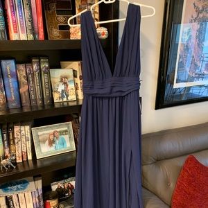 Beautiful navy blue gown!